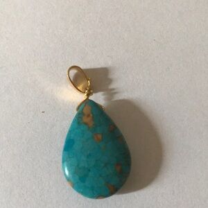 Elegant Gold and Turquoise Teardrop Pendant